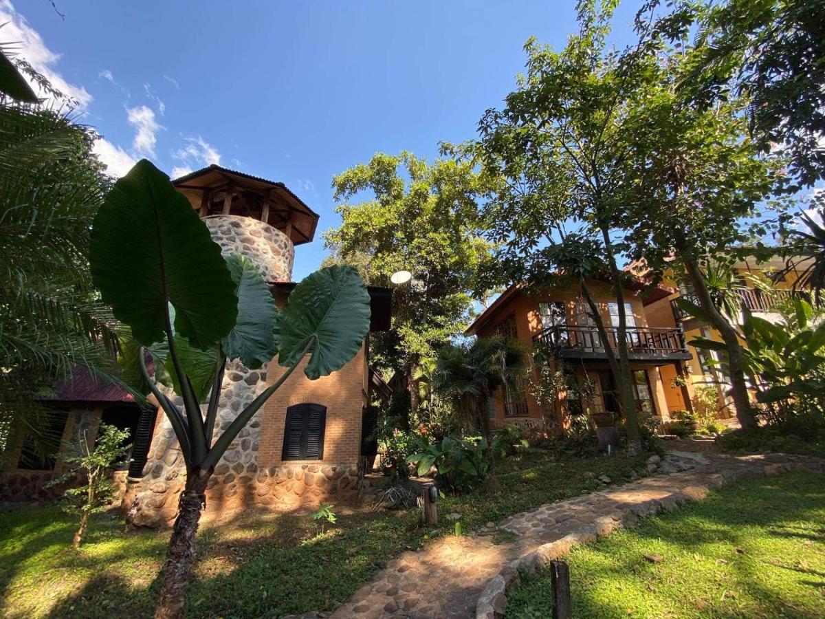 Little Eden Guesthouse Pang Mapha Exterior photo